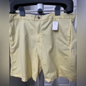 Tailorbyrd Men’s Yellow Shorts Size 40